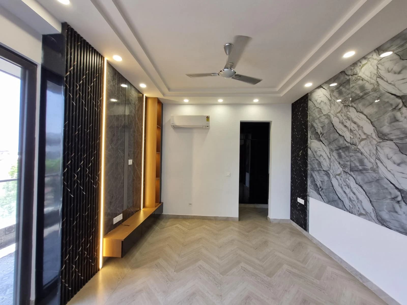 5 BHK Flat in Sector 30, Gurgaon